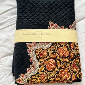 Williams Sonoma 70in round table cloth